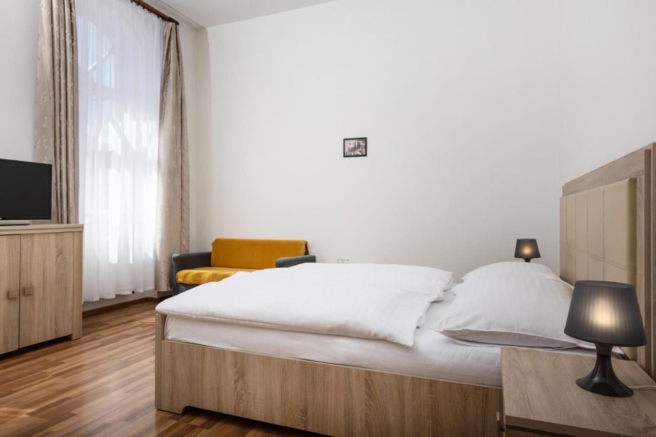 Mariánské Lázně Villa Dino מראה חיצוני תמונה